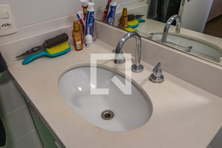 Apartamento à venda com 158m², 3 quartos e 3 vagas Apartamento à venda com 158m², 3 quartos e 3 vagasBanheiro da Suíte 1