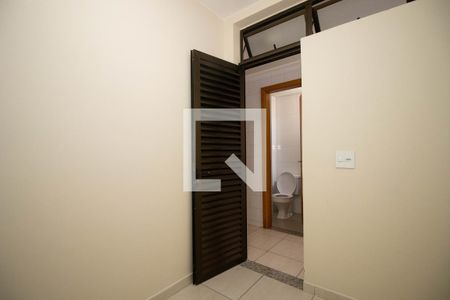 Apartamento para alugar com 165m², 4 quartos e 2 vagas Apartamento para alugar com 165m², 4 quartos e 2 vagasQuarto de Serviço