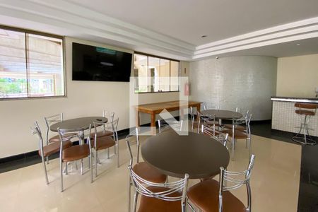 Apartamento para alugar com 165m², 4 quartos e 2 vagas Apartamento para alugar com 165m², 4 quartos e 2 vagasÁrea comum - Salão de festas
