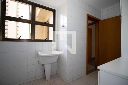 Apartamento para alugar com 165m², 4 quartos e 2 vagas Apartamento para alugar com 165m², 4 quartos e 2 vagasÁrea de Serviço