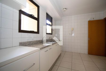 Apartamento para alugar com 165m², 4 quartos e 2 vagas Apartamento para alugar com 165m², 4 quartos e 2 vagasCozinha