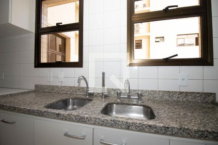 Apartamento para alugar com 165m², 4 quartos e 2 vagas Apartamento para alugar com 165m², 4 quartos e 2 vagasCozinha