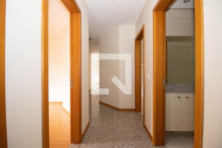 Apartamento para alugar com 165m², 4 quartos e 2 vagas Apartamento para alugar com 165m², 4 quartos e 2 vagasCorredor