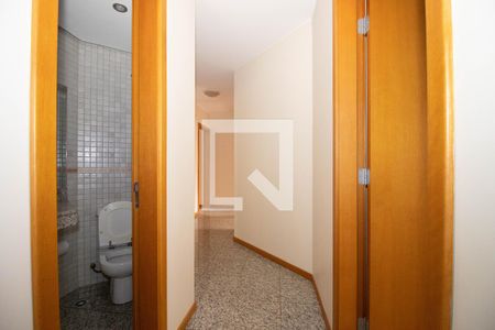 Apartamento para alugar com 165m², 4 quartos e 2 vagas Apartamento para alugar com 165m², 4 quartos e 2 vagasCorredor