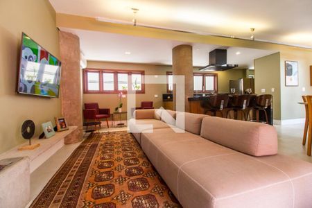 Sala de TV de casa de condomínio à venda com 5 quartos, 329m² em Alphaville, Santana de Parnaíba