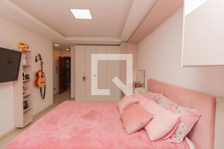 Casa à venda com 208m², 3 quartos e 3 vagasSuíte 1