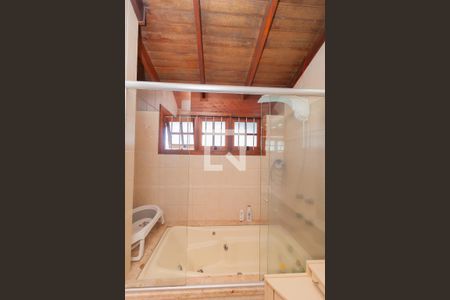 Casa à venda com 208m², 3 quartos e 3 vagasBanheiro da Suíte 2