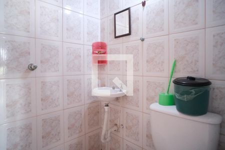 Casa à venda com 190m², 3 quartos e 2 vagas Casa à venda com 190m², 3 quartos e 2 vagasBanheiro de Serviço