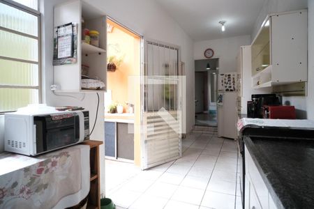 Casa à venda com 190m², 3 quartos e 2 vagas Casa à venda com 190m², 3 quartos e 2 vagasCozinha