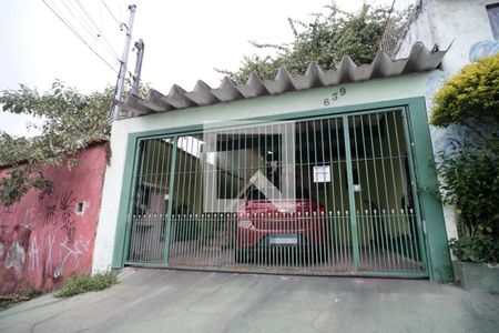 Casa à venda com 190m², 3 quartos e 2 vagas Casa à venda com 190m², 3 quartos e 2 vagasFachada