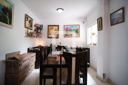 Casa à venda com 190m², 3 quartos e 2 vagas Casa à venda com 190m², 3 quartos e 2 vagasSala de Jantar