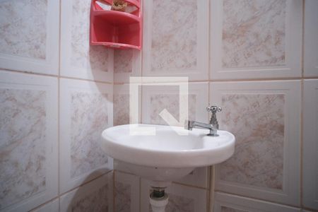 Casa à venda com 190m², 3 quartos e 2 vagas Casa à venda com 190m², 3 quartos e 2 vagasBanheiro de Serviço