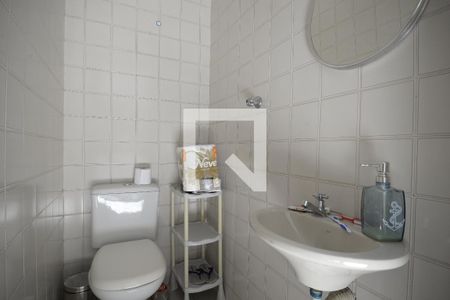 Casa de condomínio à venda com 120m², 2 quartos e 1 vagaBanheiro de Serviço