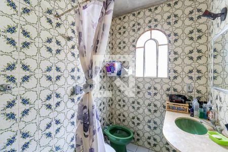 Casa à venda com 160m², 3 quartos e 2 vagasBanheiro