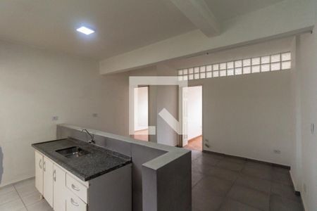 Sala e cozinha de apartamento à venda com 2 quartos, 41m² em Vila Mariana, São Paulo