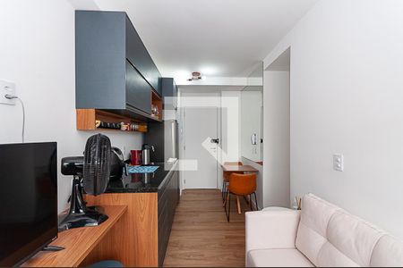 Sala/Cozinha de apartamento à venda com 2 quartos, 45m² em Vila Pompéia, São Paulo