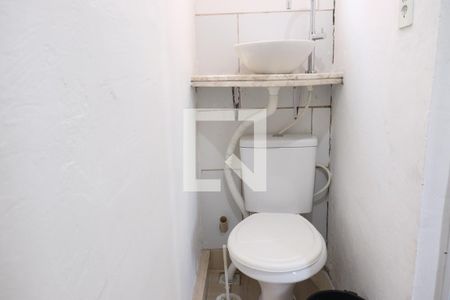 Banheiro de kitnet/studio para alugar com 1 quarto, 25m² em Campina, São Leopoldo