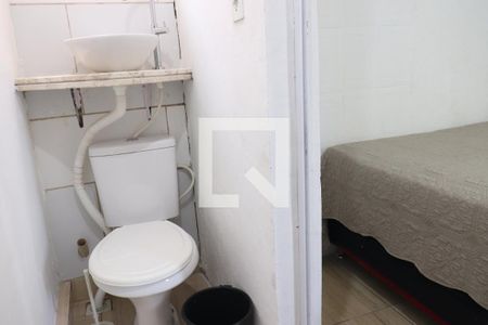 Banheiro de kitnet/studio para alugar com 1 quarto, 25m² em Campina, São Leopoldo