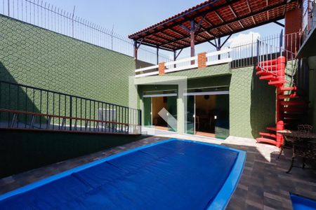 Casa à venda com 350m², 3 quartos e 6 vagasÁrea comum - Piscina