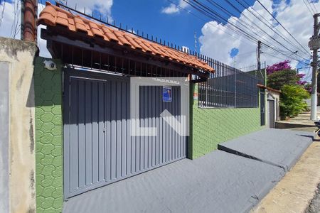 Casa à venda com 350m², 3 quartos e 6 vagasFachada