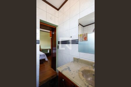 Casa à venda com 350m², 3 quartos e 6 vagasBanheiro da Suíte 2