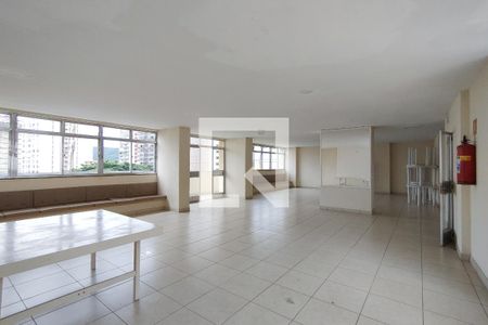 Apartamento à venda com 65m², 2 quartos e 1 vaga Apartamento à venda com 65m², 2 quartos e 1 vagaÁrea comum - Salão de festas