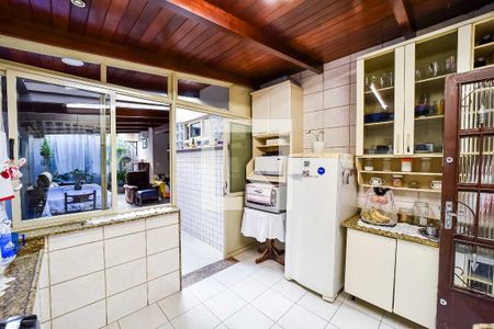 Casa à venda com 258m², 3 quartos e 4 vagas Casa à venda com 258m², 3 quartos e 4 vagasCozinha