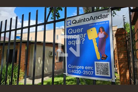 Casa à venda com 258m², 3 quartos e 4 vagas Casa à venda com 258m², 3 quartos e 4 vagasPlaquinha instalada na fachada