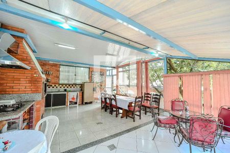 Casa à venda com 258m², 3 quartos e 4 vagas Casa à venda com 258m², 3 quartos e 4 vagasEspaço Gourmet