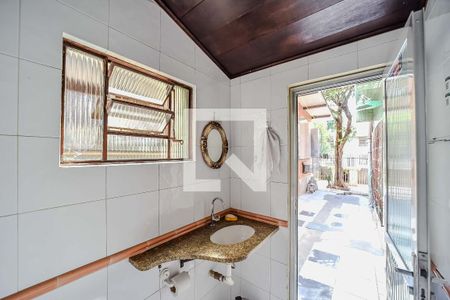 Casa à venda com 258m², 3 quartos e 4 vagas Casa à venda com 258m², 3 quartos e 4 vagasBanheiro 2