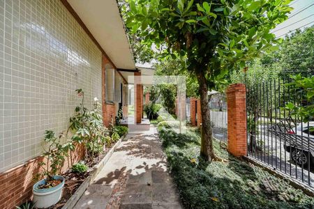 Casa à venda com 258m², 3 quartos e 4 vagas Casa à venda com 258m², 3 quartos e 4 vagasJardim