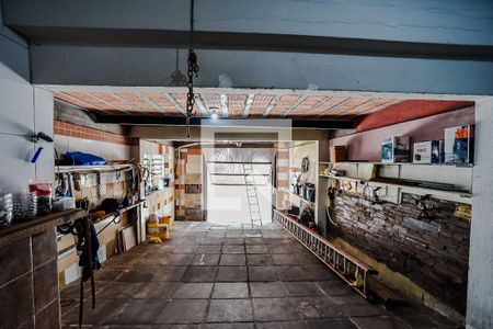 Casa à venda com 258m², 3 quartos e 4 vagas Casa à venda com 258m², 3 quartos e 4 vagasGaragem