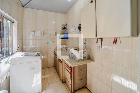Casa à venda com 258m², 3 quartos e 4 vagas Casa à venda com 258m², 3 quartos e 4 vagasÁrea de Serviço