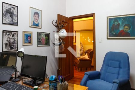 Casa à venda com 367m², 4 quartos e 2 vagasQuarto 3