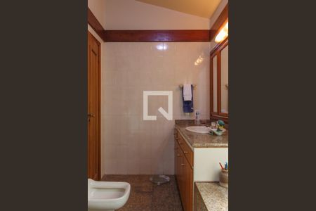 Casa à venda com 367m², 4 quartos e 2 vagasBanheiro da Suíte