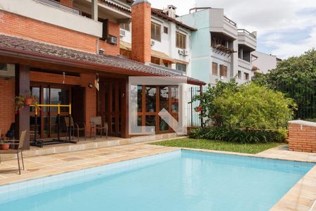 Casa à venda com 367m², 4 quartos e 2 vagasÁrea comum - Piscina