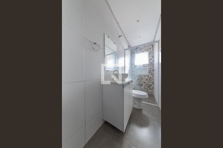 Banheiro de casa para alugar com 2 quartos, 71m² em Vila Santo Estefano, São Paulo