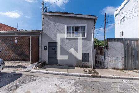Casa para alugar com 71m², 2 quartos e sem vaga Casa para alugar com 71m², 2 quartos e sem vagaFachada