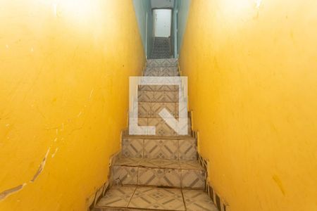 Casa à venda com 45m², 1 quarto e sem vaga Casa à venda com 45m², 1 quarto e sem vagaEscada