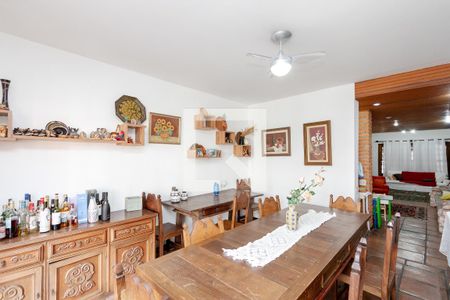 Casa à venda com 270m², 4 quartos e 2 vagas Casa à venda com 270m², 4 quartos e 2 vagasSala de Jantar