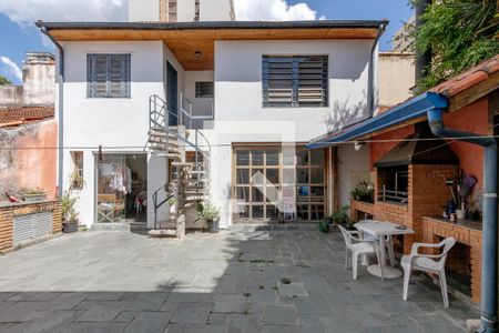 Casa à venda com 270m², 4 quartos e 2 vagas Casa à venda com 270m², 4 quartos e 2 vagasQuintal