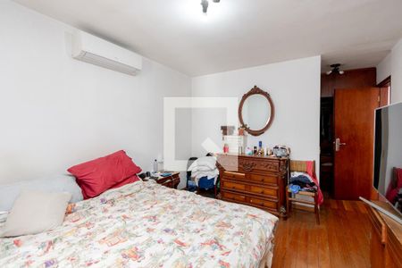 Casa à venda com 270m², 4 quartos e 2 vagas Casa à venda com 270m², 4 quartos e 2 vagasSuíte 1