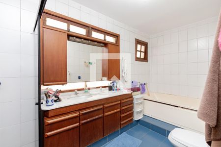 Casa à venda com 270m², 4 quartos e 2 vagas Casa à venda com 270m², 4 quartos e 2 vagasBanheiro da Suíte 1