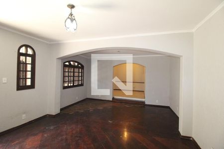 Casa para alugar com 200m², 3 quartos e 4 vagasSala