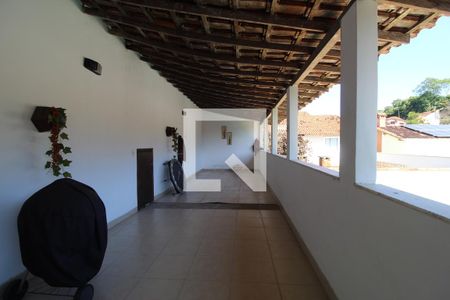 Casa à venda com 237m², 2 quartos e 3 vagasTerraço