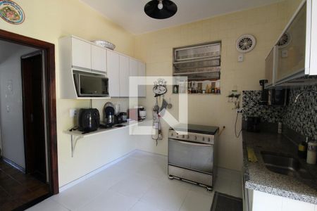 Casa à venda com 237m², 2 quartos e 3 vagasCozinha