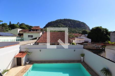 Casa à venda com 237m², 2 quartos e 3 vagasTerraço - Vista
