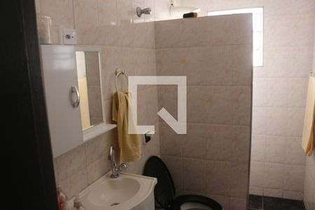Casa à venda com 170m², 2 quartos e 2 vagasBanheiro 1