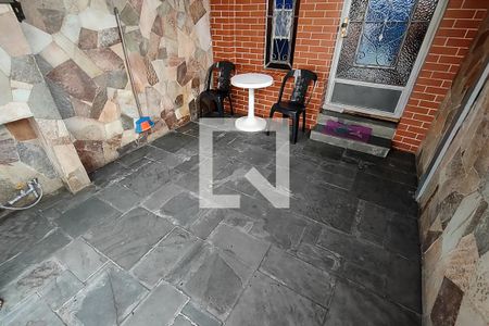 Casa à venda com 170m², 2 quartos e 2 vagas Casa à venda com 170m², 2 quartos e 2 vagasGaragem