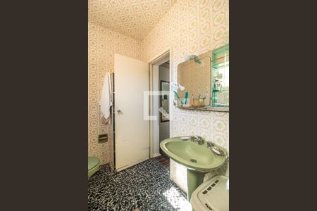 Casa à venda com 396m², 4 quartos e 4 vagas Casa à venda com 396m², 4 quartos e 4 vagasBanheiro da Suite 2